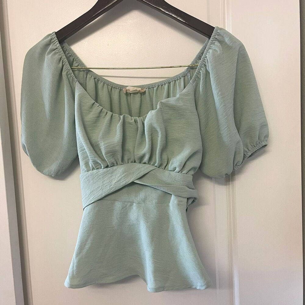 Altar'd State Women’s Boho Green Peplum Blouse Pastel Summer Tie Back Top S - Picture 2 of 8